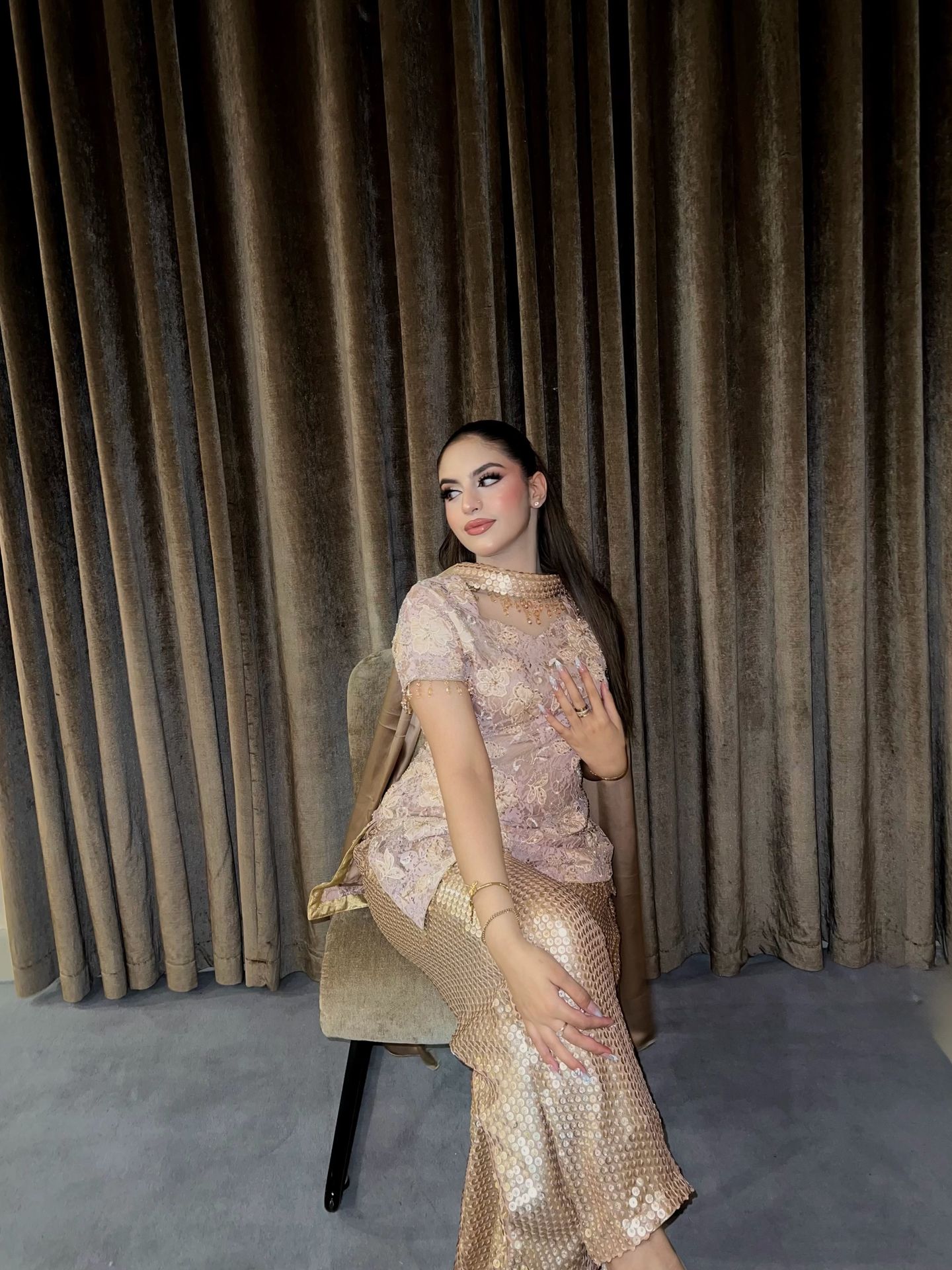 Hamna Abbasi Pink Bridal Look