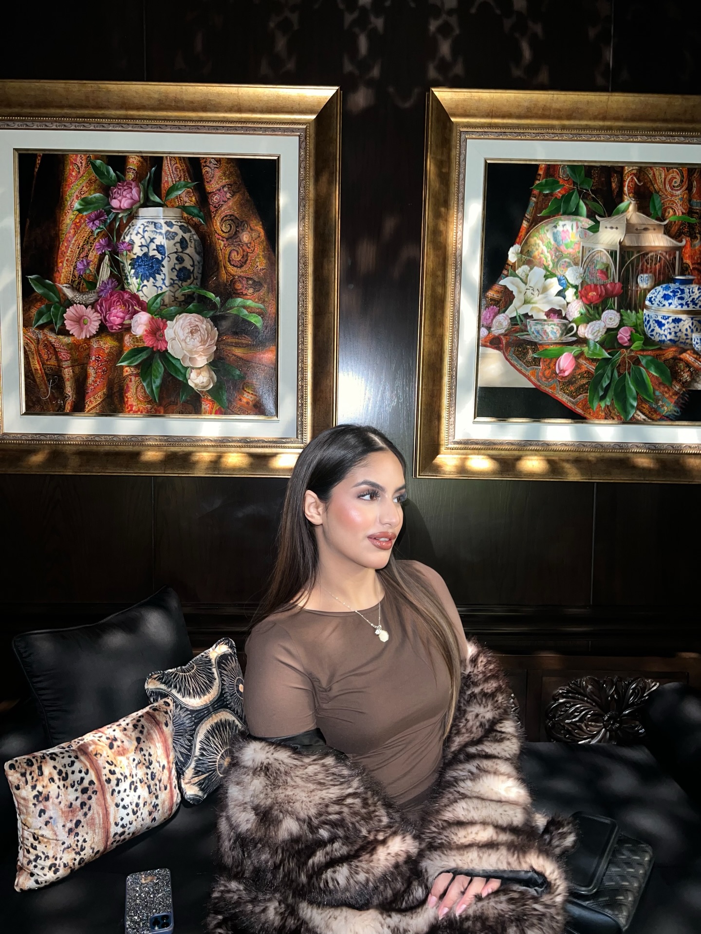 Hamna Abbasi Editorial Pose